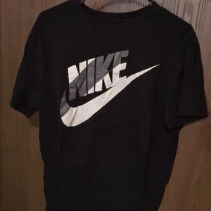 Men’s Nike T-shirt